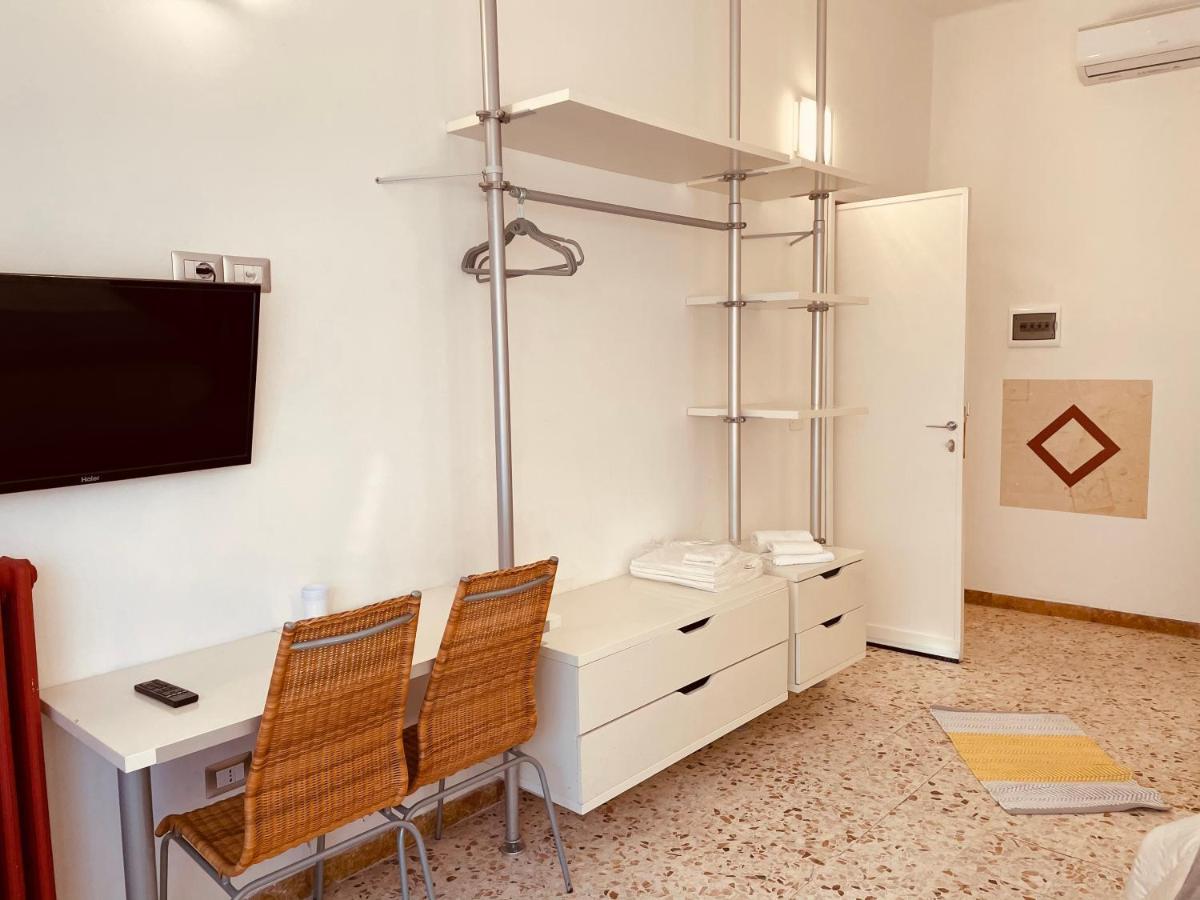 Il Giardino Di Iole Via Giovanni Amendola N36 Bed & Breakfast Sassari Eksteriør bilde